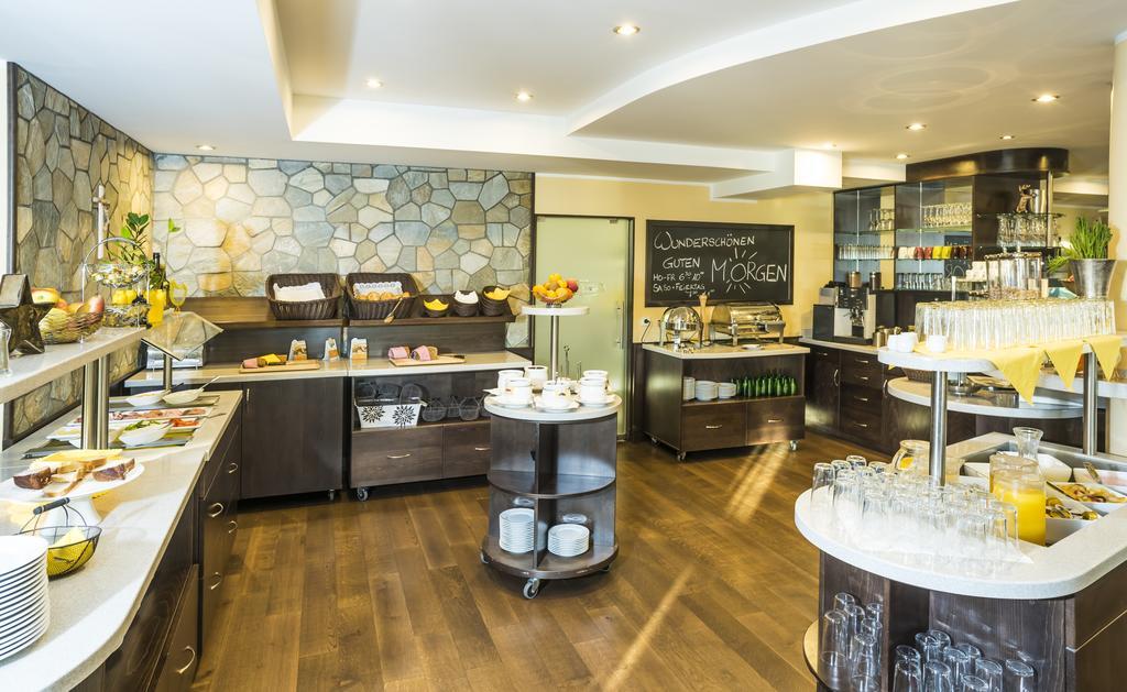 Hotel Karl-Wirt 페르흐톨즈도르프 외부 사진